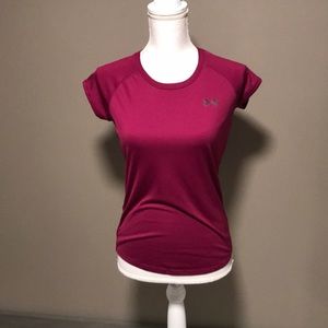 Under armor women’s small tee shirt